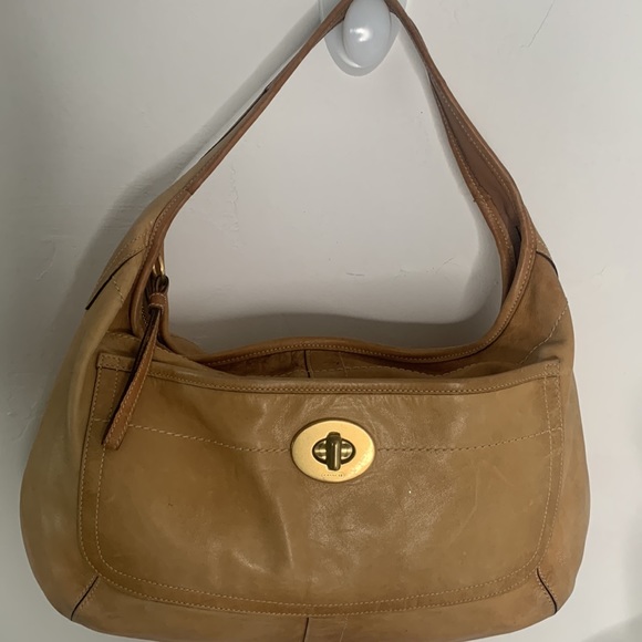 Coach Handbags - Coach Vintage Ergo Large Tan Leather Hobo Bag style 10741. CP3609